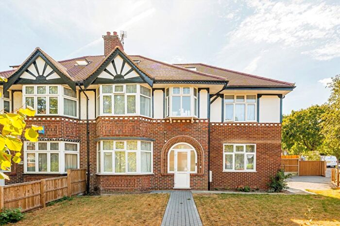 2 Bedroom Flat To Rent In Brunswick Gardens, Ealing, W5