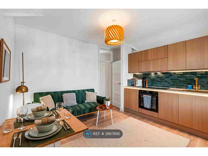 2 Bedroom Flat To Rent In Hove Sunrise, Hove, BN3