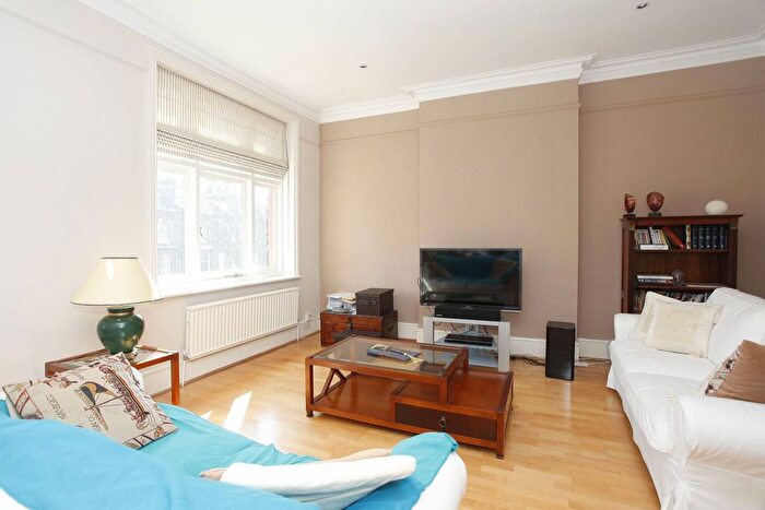 2 Bedroom Flat To Rent In Randolph Avenue, Maida Vale, London, W9