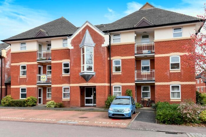 2 Bedroom Flat To Rent In Abingdon, Oxfordshire, OX14