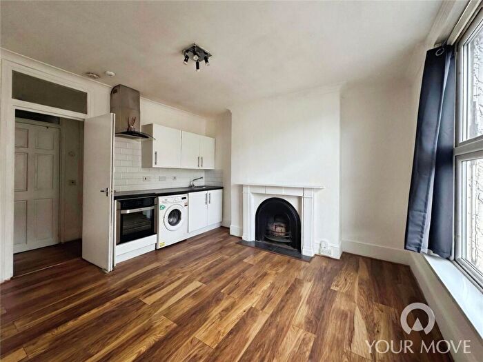 1 Bedroom Flat To Rent In Parrock Street, Gravesend, Kent, DA12