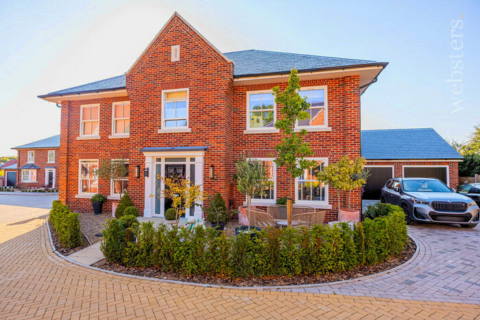 5 Bedroom Detached House For Sale In Trowse, Norwich, NR14