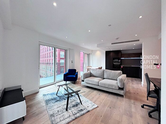 2 Bedroom Flat To Rent In A Exchange Gardens, London, SW8