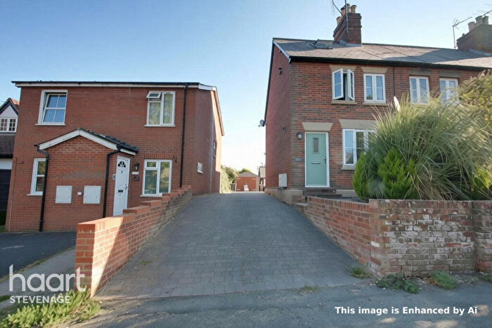 2 Bedroom Cottage For Sale In Froghall Lane, Stevenage, SG2