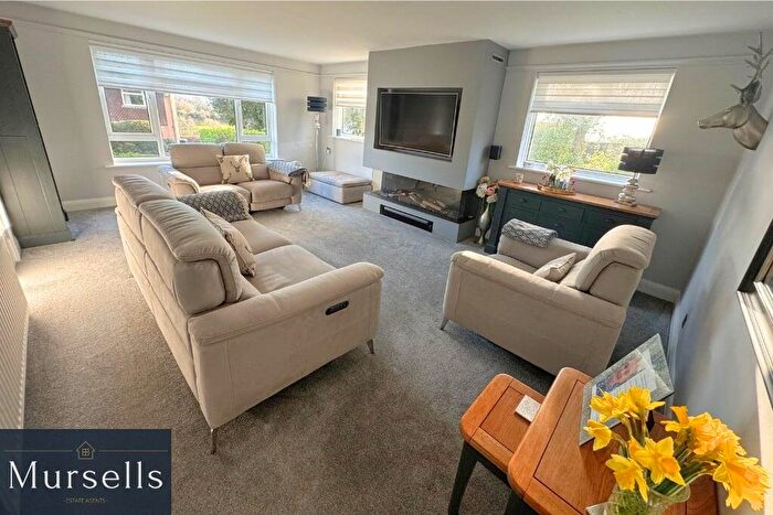 4 Bedroom Detached House For Sale In Middle Road, Lytchett Matravers, Poole, BH16