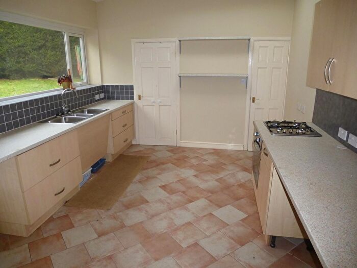 3 Bedroom Semi-Detached House To Rent In Clapgate Lane, Birmingham, B32