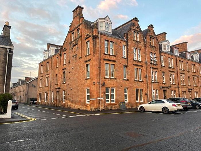 2 Bedroom Flat To Rent In James Street, Perth, Perthshire, PH2