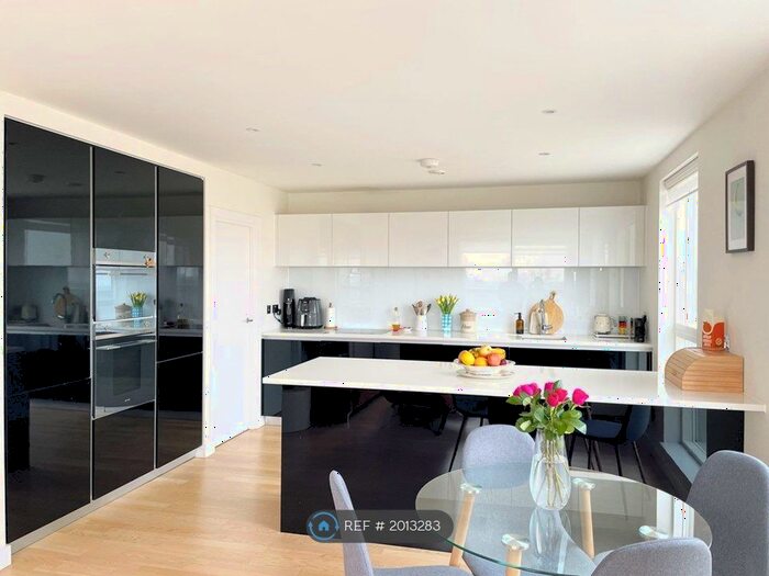 2 Bedroom Flat To Rent In Kew Bridge, Kew Bridge, TW8