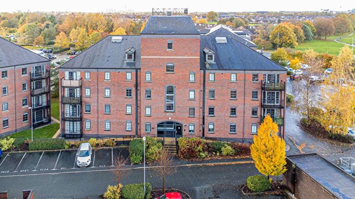 2 Bedroom Flat For Sale In Elphins Drive, Warrington, WA4