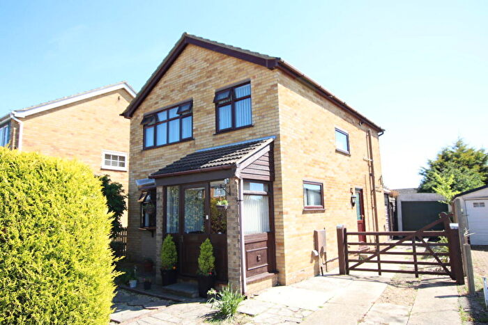 3 Bedroom Detached House For Sale In Totlands Drive, Clacton On Sea, CO15