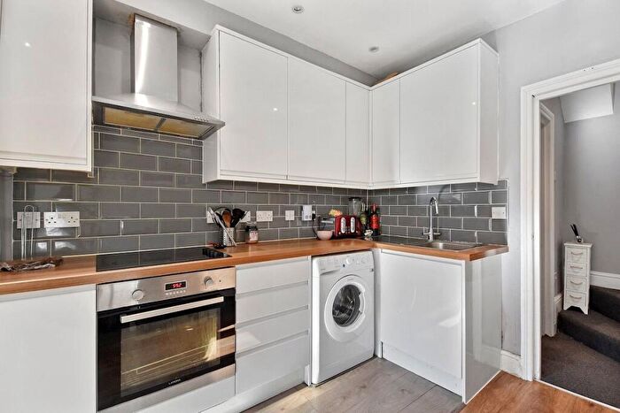3 Bedroom Apartment To Rent In Salisbury Road, London, N4
