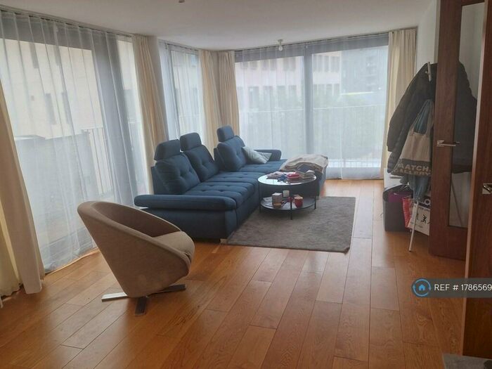 2 Bedroom Penthouse To Rent In Shad Thames, London, SE16