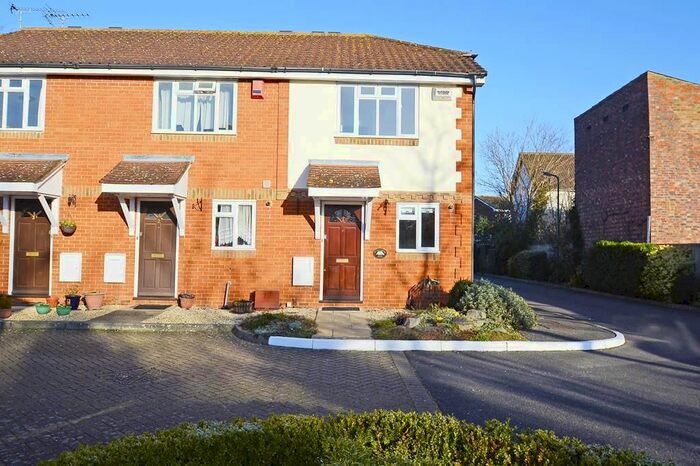 2 Bedroom End Of Terrace House To Rent In Longboyds, Hollyhedge Road, KT11