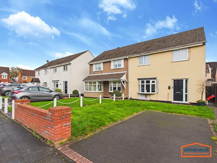 3 Bedroom Semi Detached House To Rent In Lindon Close, Brownhills, WS8