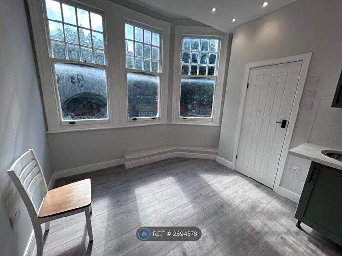 Studio To Rent In Fortis Green Road, Muswell Hill, London, N10