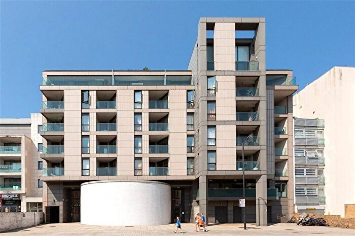 1 Bedroom Flat To Rent In Balham Hill, Balham, SW12
