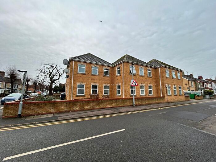 6 Bedroom End Of Terrace House For Sale In Dogsthorpe Road, Peterborough, PE1