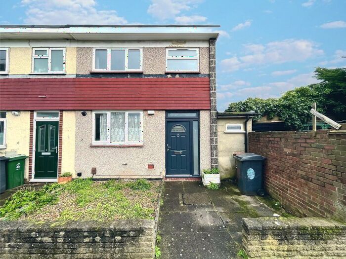 3 Bedroom Detached House To Rent In Evelyn Road, Walthamstow, London, E17