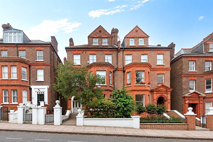 2 Bedroom Flat For Sale In Frognal, Hampstead, NW3