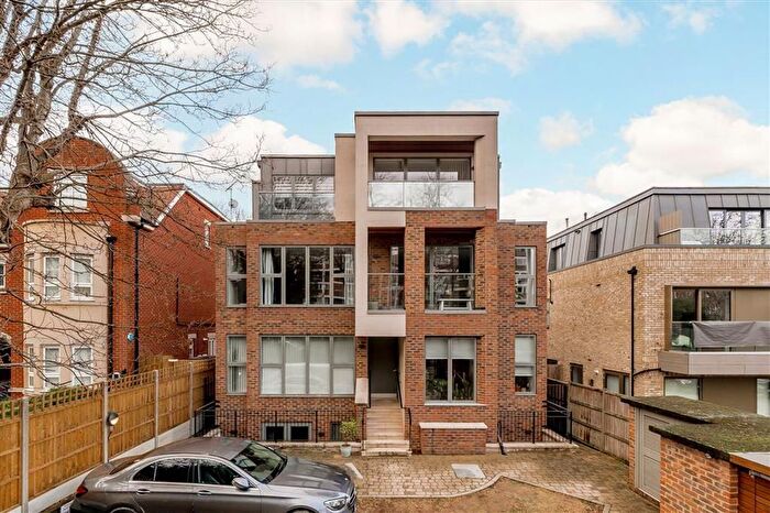 2 Bedroom Flat To Rent In West Hill, London, SW15