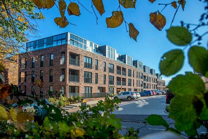 2 Bedroom Flat To Rent In Mansionhouse Court, Glasgow, G41