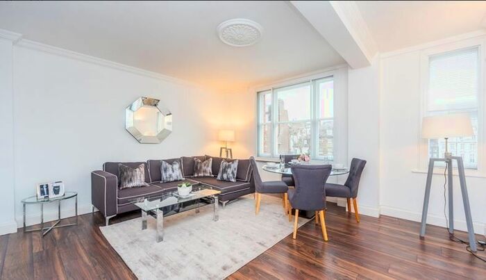2 Bedroom Flat To Rent In Hill Street, London, Greater London, W1J