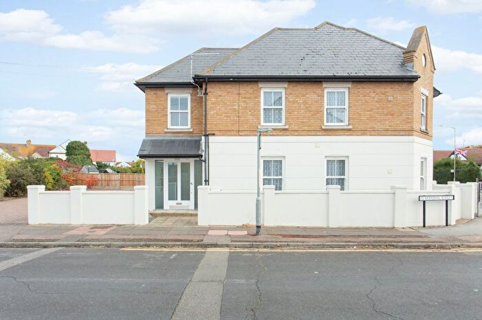 2 Bedroom Flat For Sale In Flat Woodall Court, Herne Bay, CT6