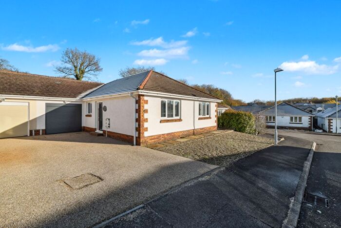 3 Bedroom Detached Bungalow For Sale In Clos Nant-Y-Ci, Ammanford, SA18