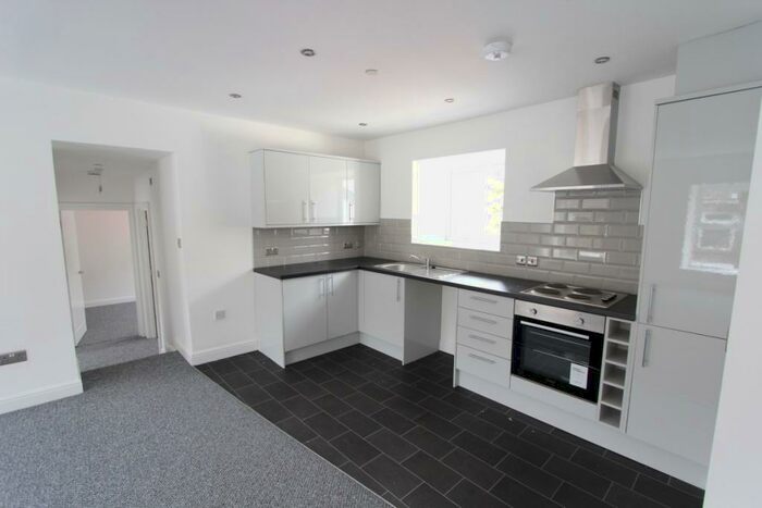 2 Bedroom Flat To Rent In Tylacelyn Road, Penygraig - Tonypandy, CF40