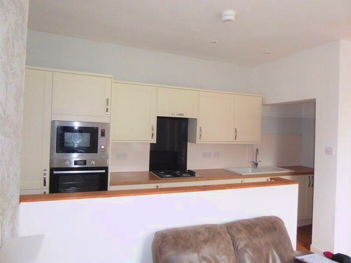 1 Bedroom Terraced House To Rent In Moor Street, Bradford, BD13