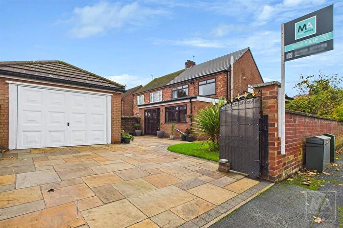 4 Bedroom Semi Detached House For Sale In Elm Road, Penketh, WA5