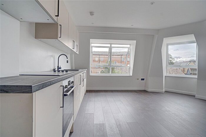 2 Bedroom Flat To Rent In High Street, Old Town, Swindon, Wiltshire, SN1