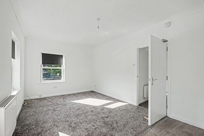2 Bedroom Flat To Rent In High Street, Chatham, ME4