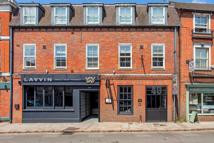 2 Bedroom Flat To Rent In West Street, Marlow, SL7