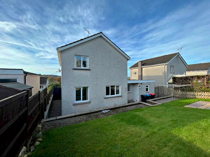 3 Bedroom Detached House For Sale In Queen Elizabeth Drive, Castle Douglas, DG7