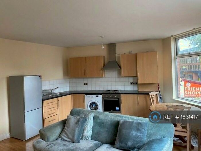 3 Bedroom Flat To Rent In Manchester Road, Chorlton Cum Hardy, Manchester, M21