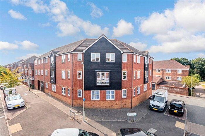 2 Bedroom Flat For Sale In Riverbank Way, Ashford, Kent, TN24