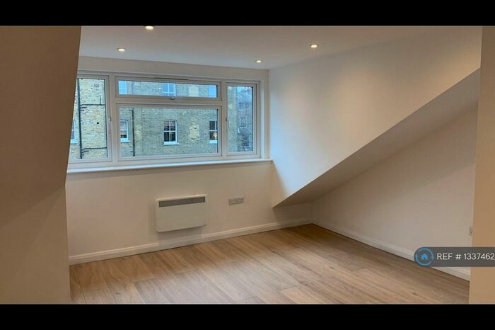 Studio To Rent In Goulton Road, London, E5