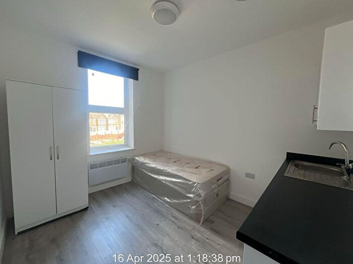 Studio To Rent In Craven Park Road, London, NW10