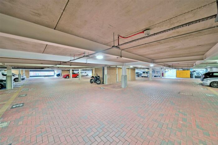1 Bedroom Apartment For Sale In The Ring, Bracknell, Berkshire, RG12