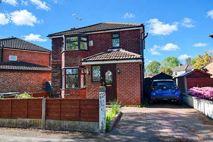3 Bedroom Detached House For Sale In Sunningdale Road, Urmston, M41
