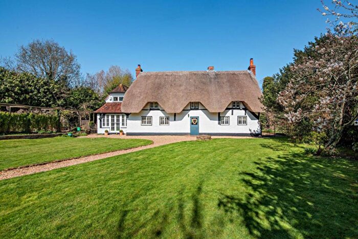 4 Bedroom House For Sale In Browninghill Green, Baughurst, Hampshire, RG26