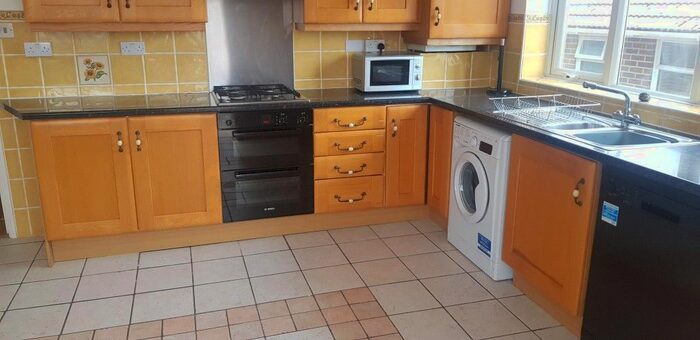 6 Bedroom Detached House To Rent In Wilson Avenue, Brighton BN2