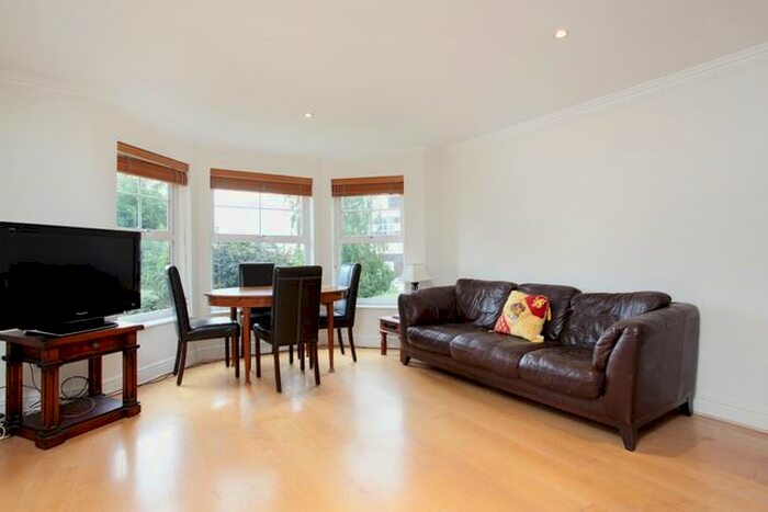 2 Bedroom Flat To Rent In Nightingale Walk, Windsor, SL4