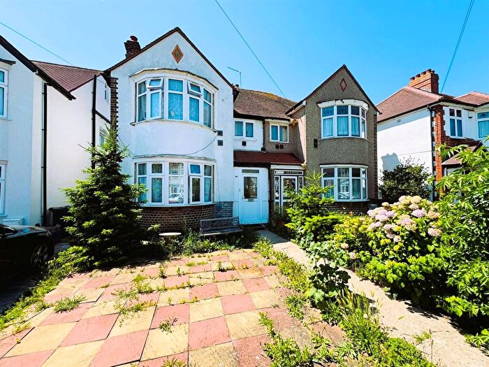 3 Bedroom Semi-Detached House For Sale In Bulstrode Avenue, Hounslow, TW3