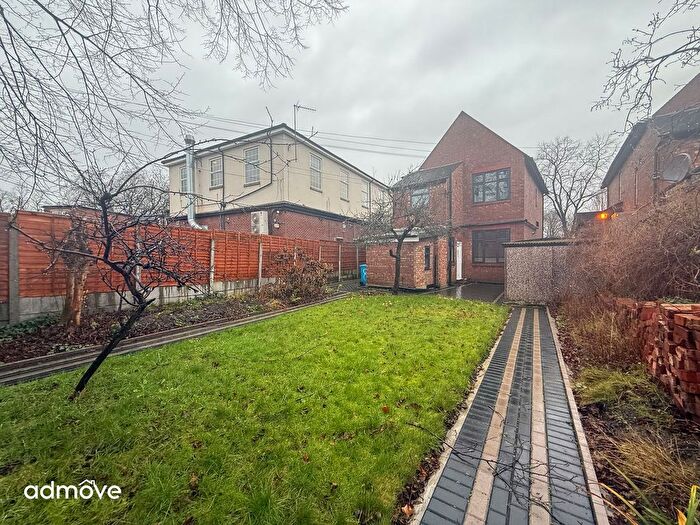 1 Bedroom Flat To Rent In Davyhulme Circle, Urmston, M41