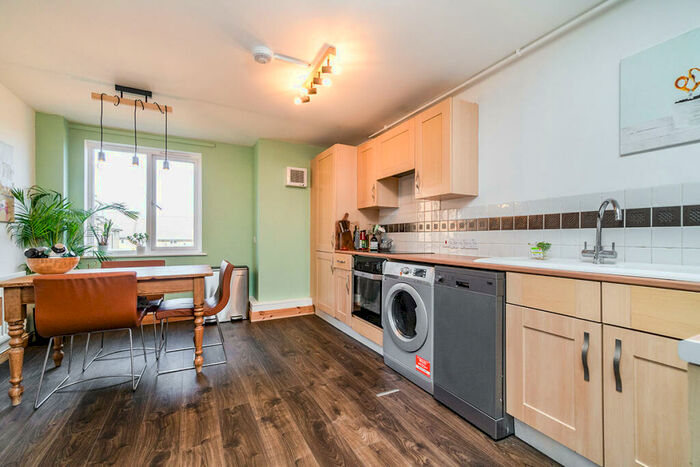 2 Bedroom Flat To Rent In Typhoon Way, Wallington, SM6