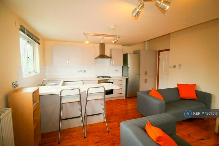 2 Bedroom Flat To Rent In Old Lansdowne Road, Manchester, M20