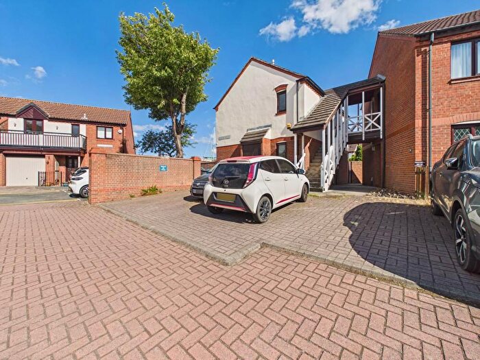 1 Bedroom Apartment For Sale In Marine Wharf, Hull, HU1