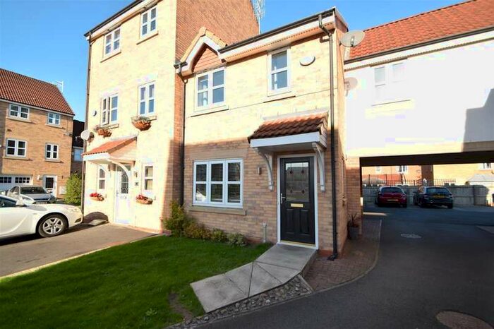 3 Bedroom Town House To Rent In 96 Hogarth Drive, Noctorum, CH43